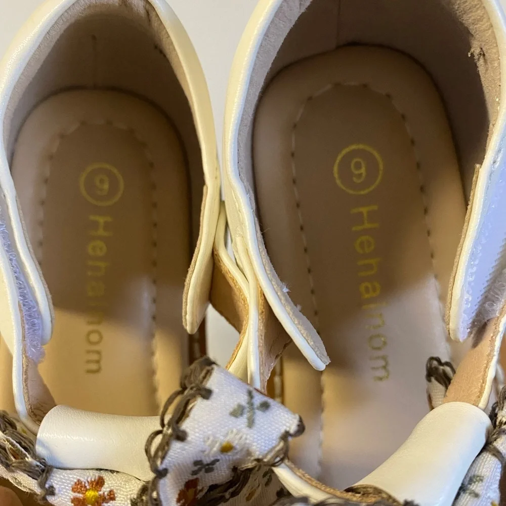 Elegant White Kids Dress Shoes with Floral Bow